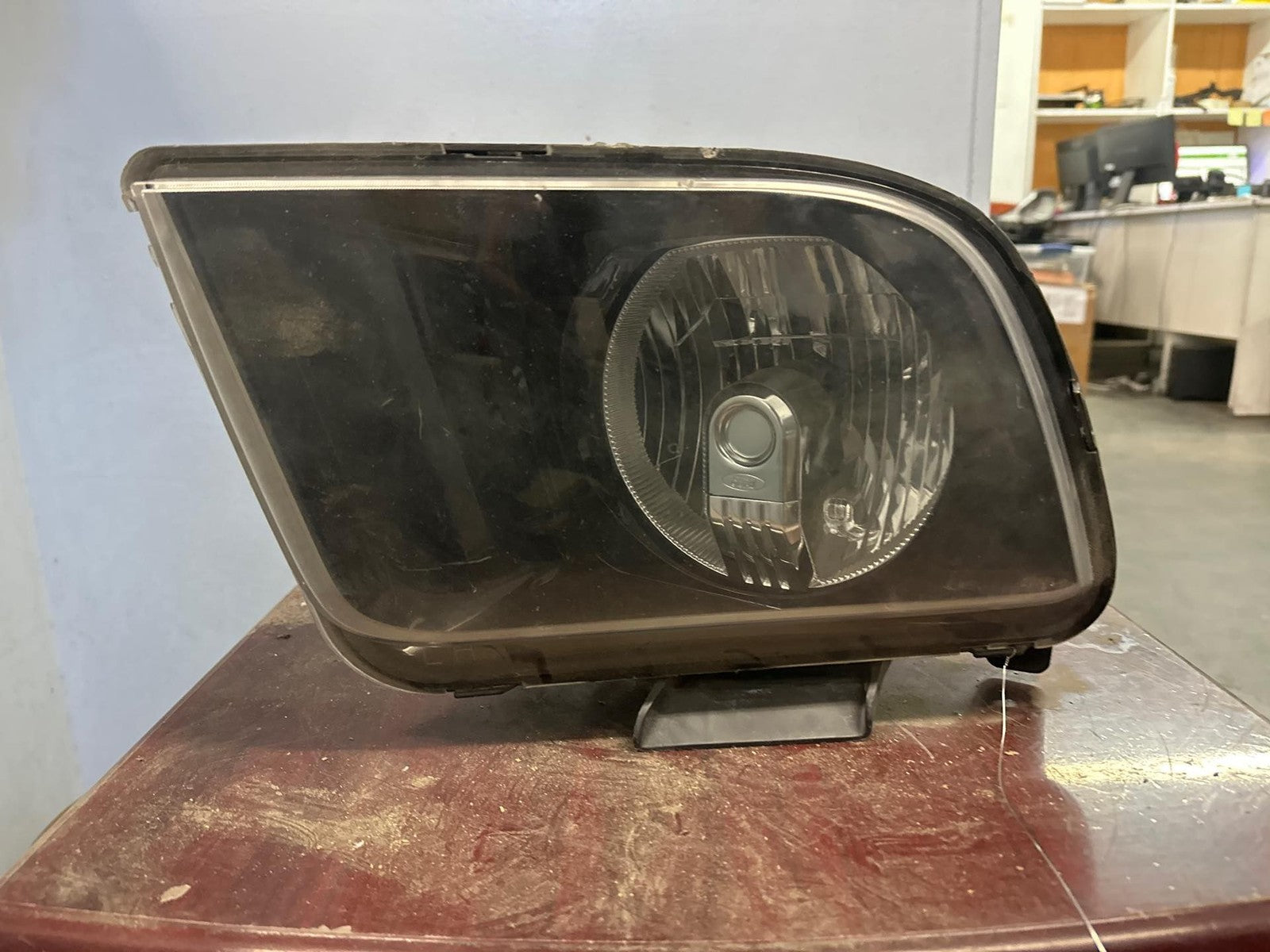 Headlamp Assembly FORD MUSTANG Left 08 090